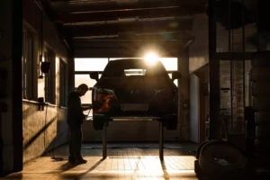 Frühjahrescheck am Auto in einer Werkstatt von GoodOne